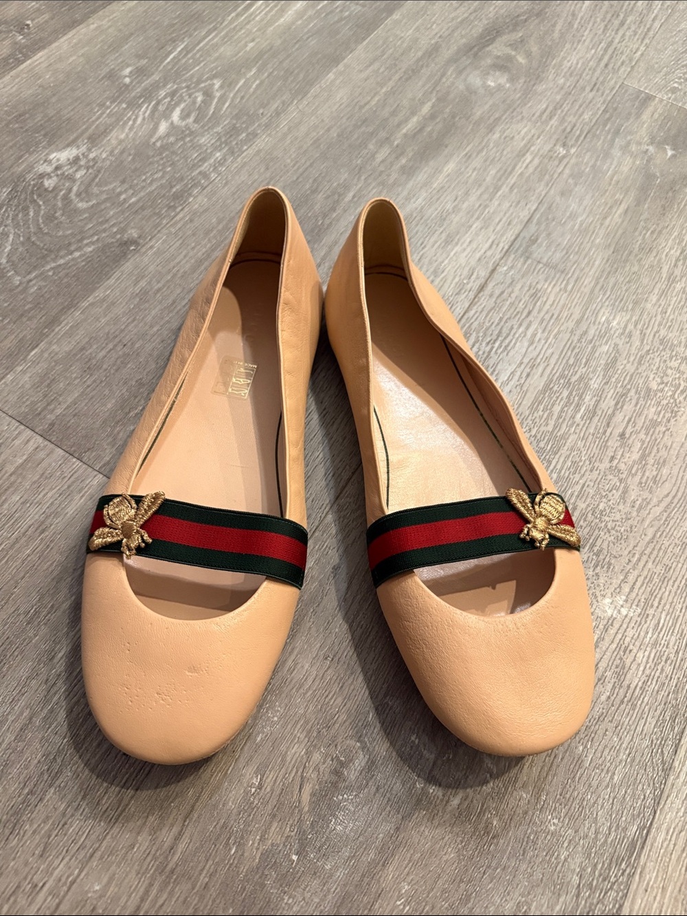 Gucci bee logo flats